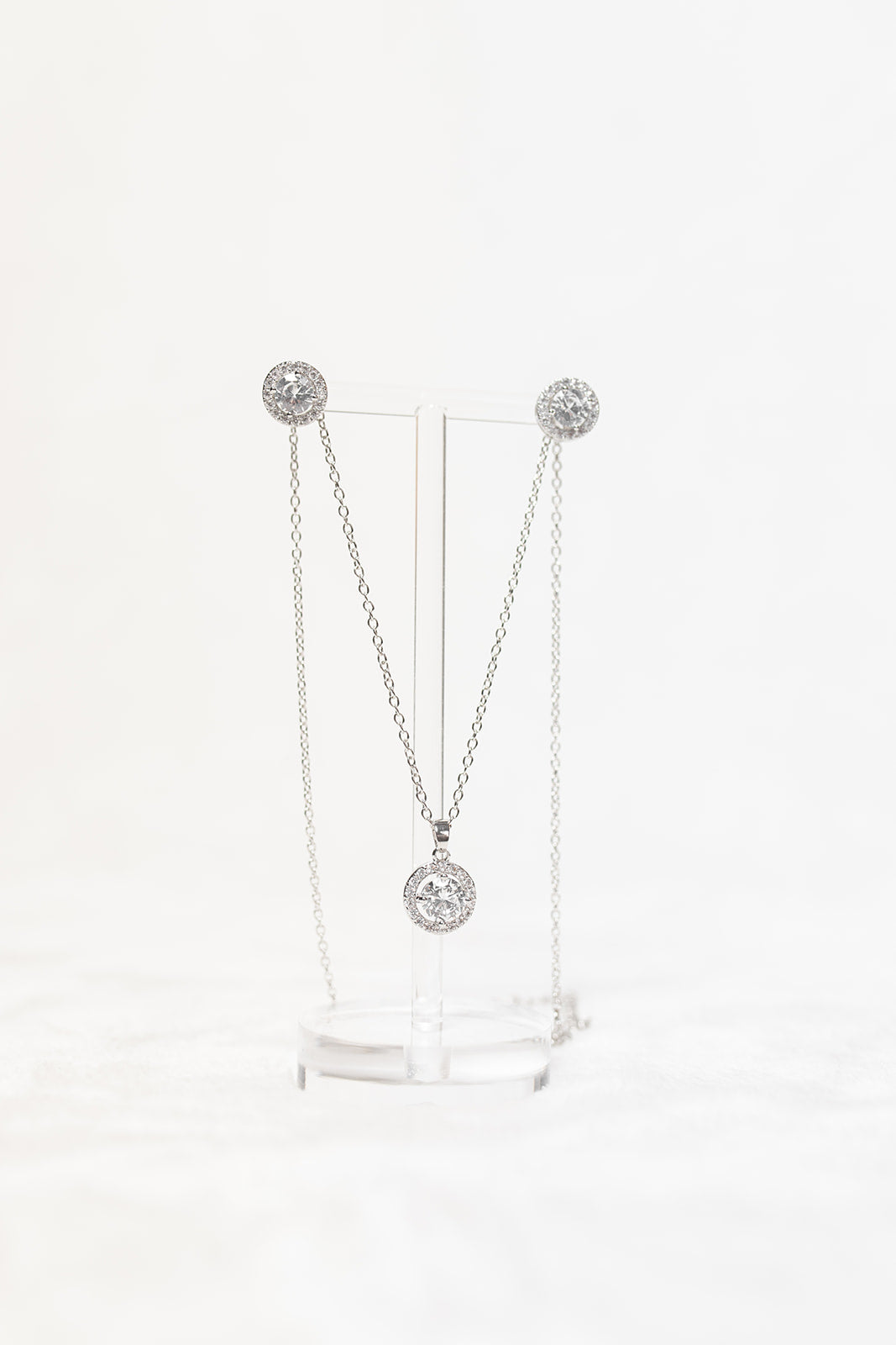 CONJUNTO DE ARETES Y COLLAR: CN002