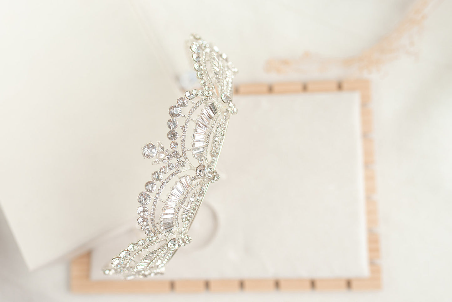 TIARA CRN020